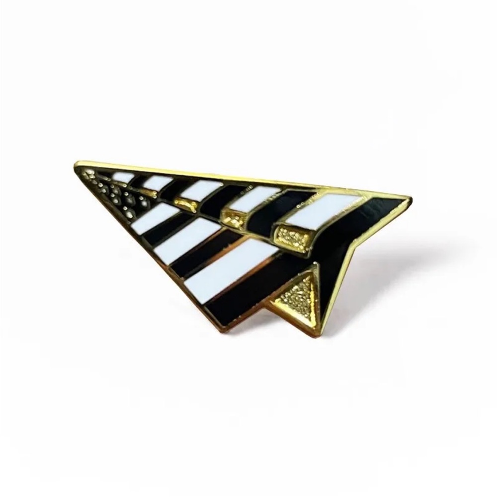 Roc Nation Paper Planes Hat Pin - Black/White & Gold